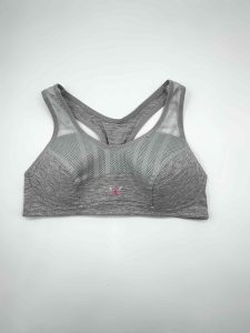 نیم تنه زنانه وسط پروانه