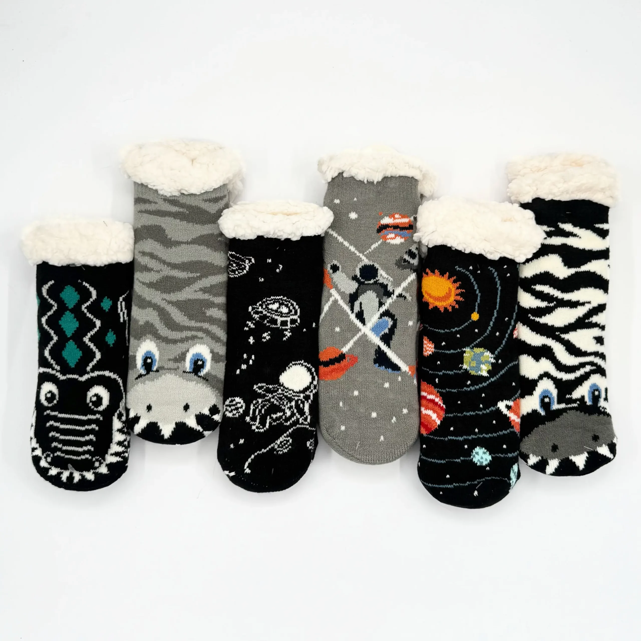 پاپوش بچگانه بافت تو پشمي