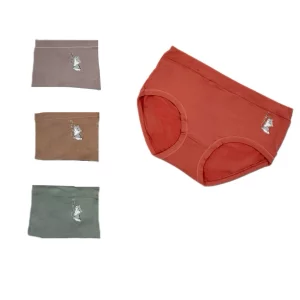 شورت زنانه کنار گربه