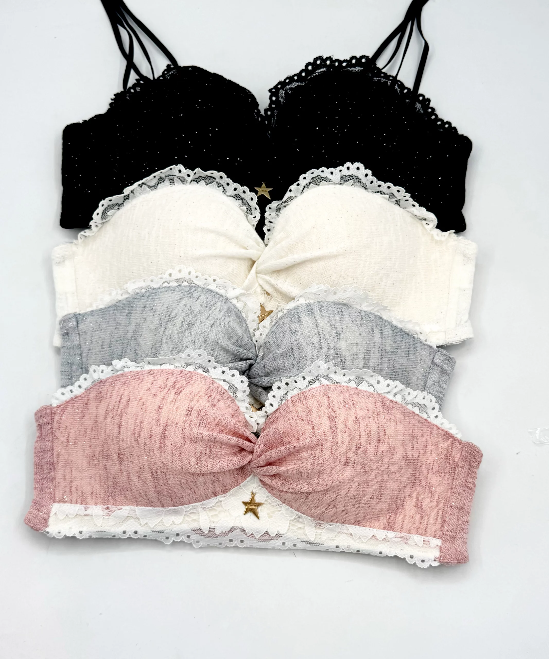 سوتین زنانه وسط ستاره